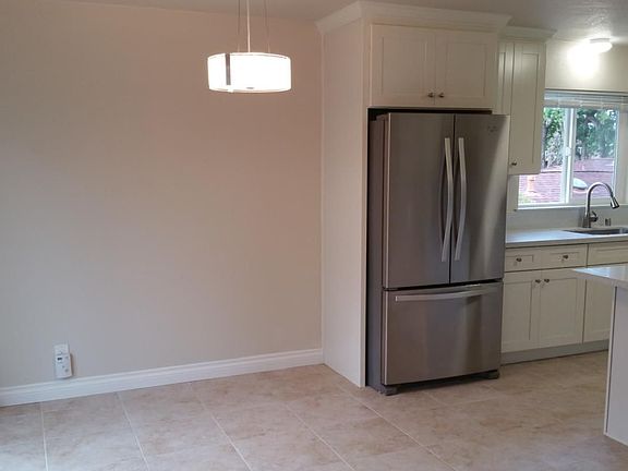 3rd image of 305 College Ave
