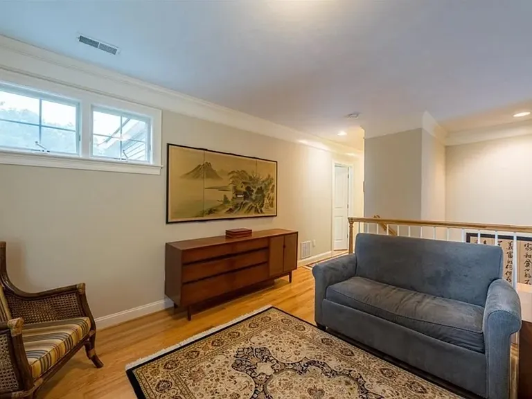 68 Charles Ct — Photo 20