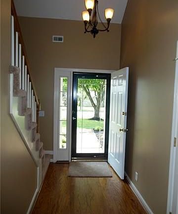 5th image of 221 Spring Hill Dr