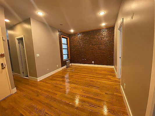 2nd image of 809 Park Pl #3F