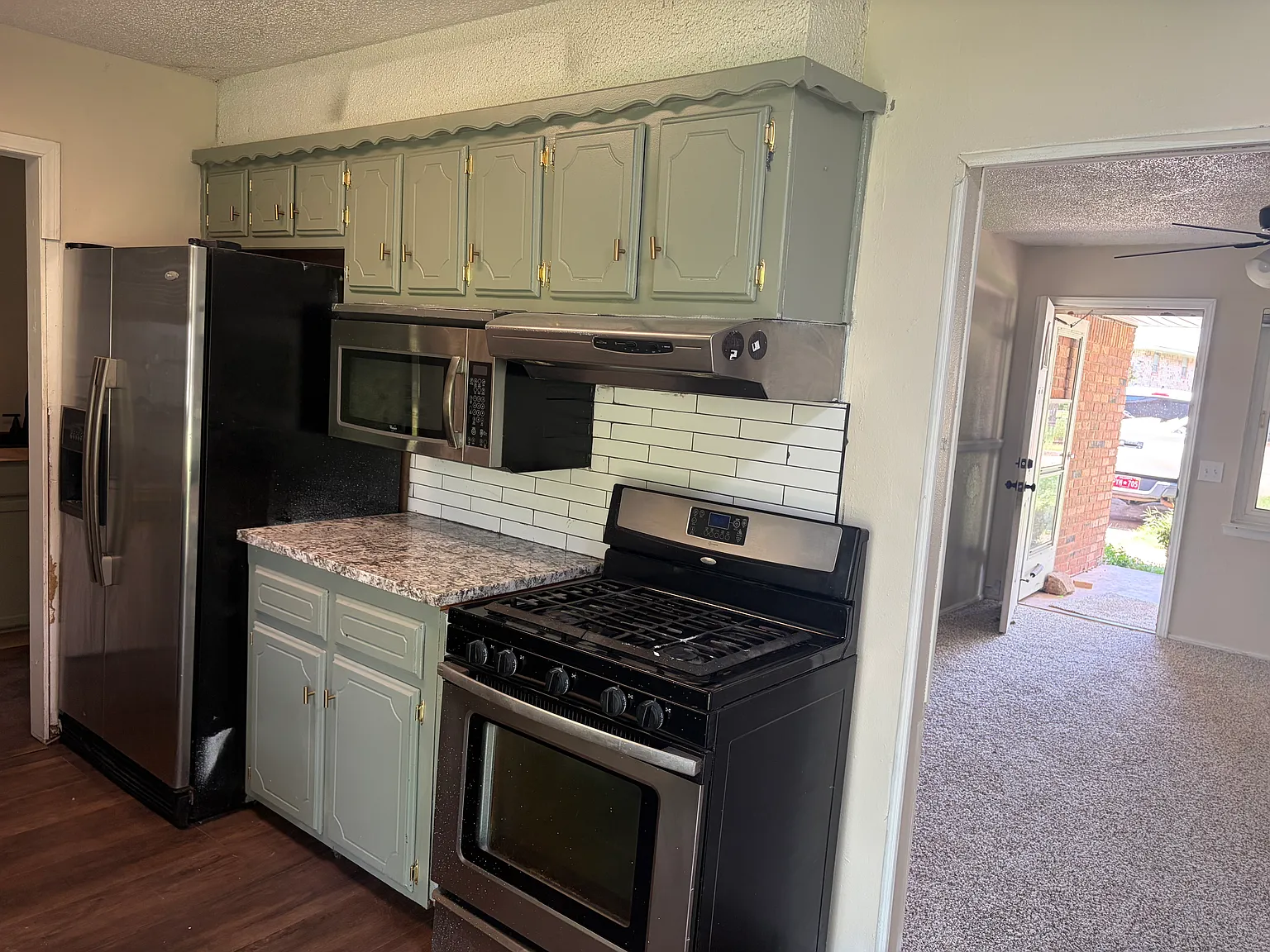 4 bed, 1193 sqft, $2,195 — Photo 3