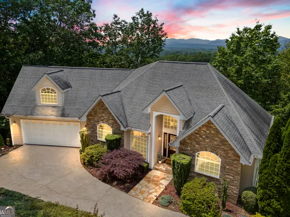 894 Oak Pointe Dr, Cleveland, GA 30528