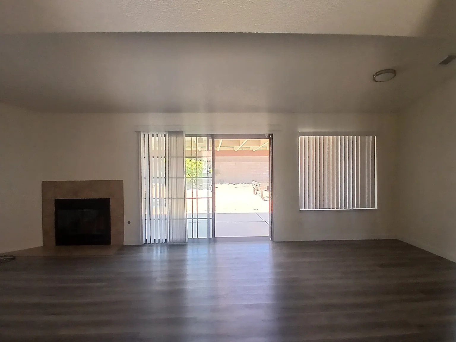 3 bed, 1424 sqft, $2,899 — Photo 3