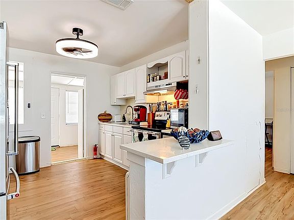 5th image of 27 ALAMANDA DRIVE