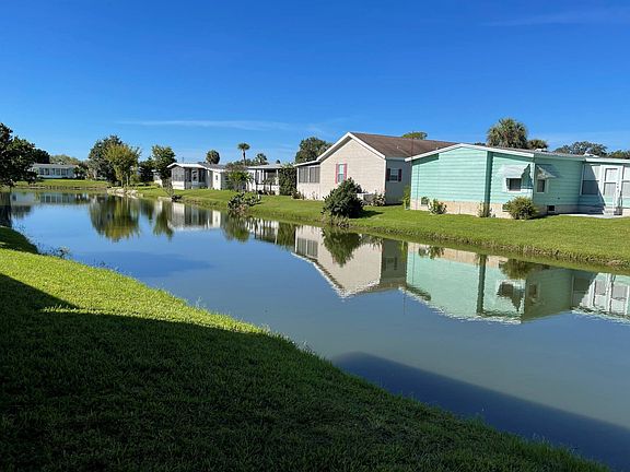 5th image of 281 Country Club Dr