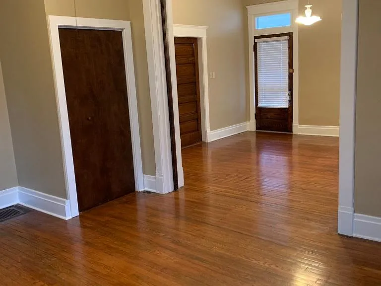 1037 Sharpe Ave — Photo 3