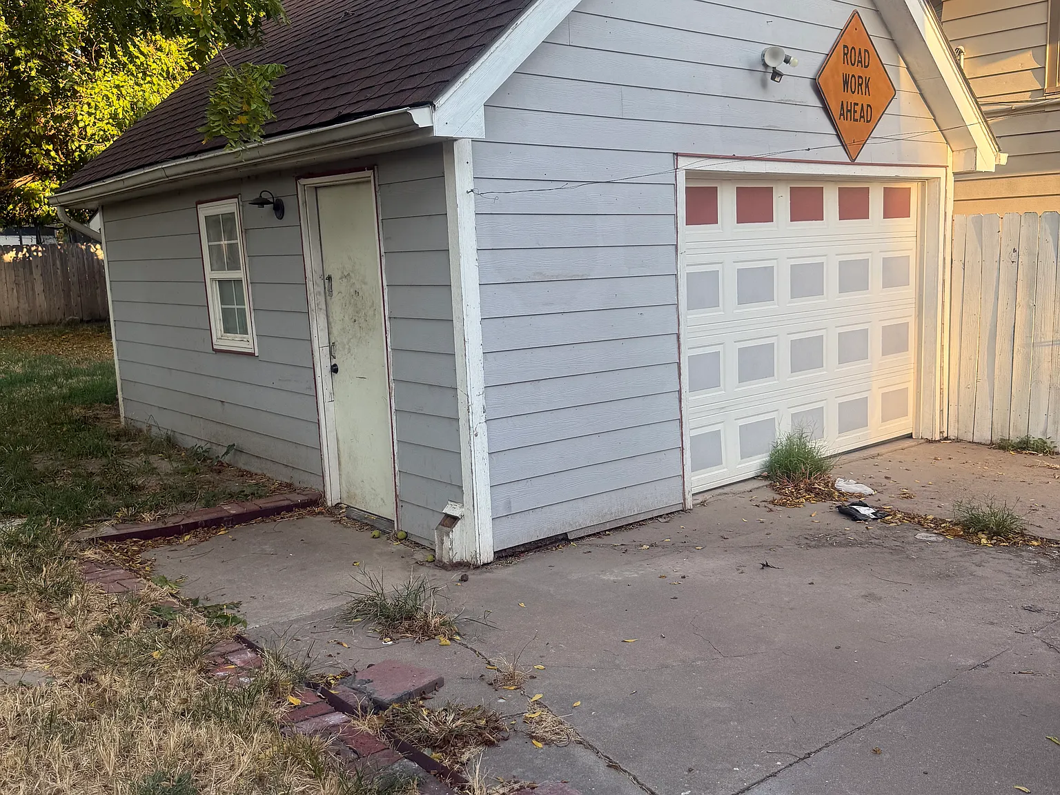 3 bed, 964 sqft, $1,095 — Photo 2