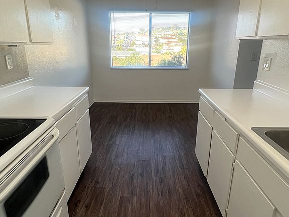2nd image of 2424 S Leland St #60627472