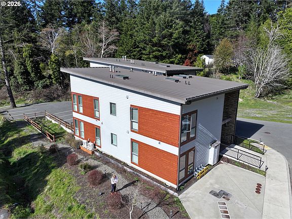 3rd image of 94353 Leith Rd