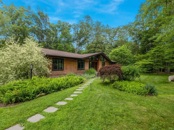 47 Chestnut Hill Road, Stamford, CT 06903