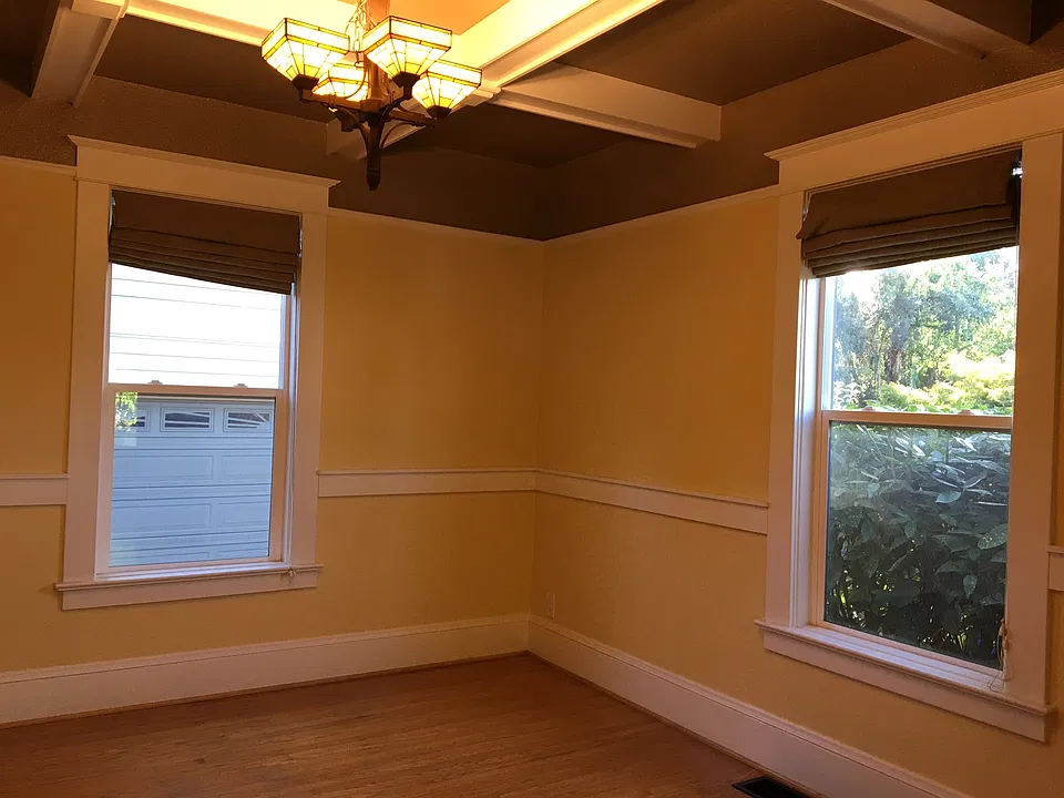 Dining room w/box beam ceiling