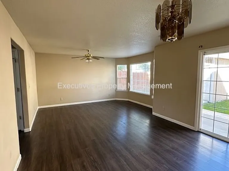 1103 Acapulco Ct — Photo 5