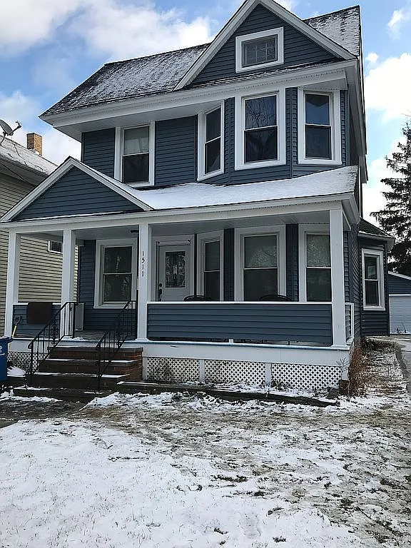 1511 Lakewood Ave photo 1