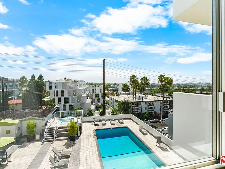 1155 N La Cienega Blvd #306 — Photo 28