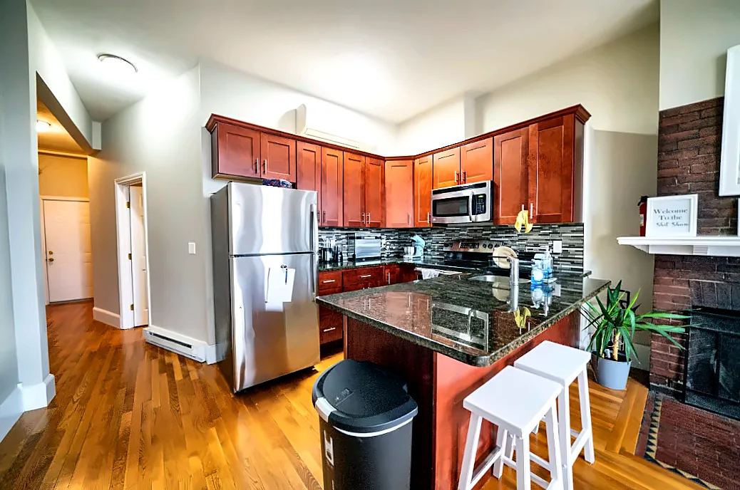 1 bed, 650 sqft, $3,500 — Photo 1