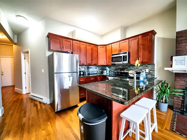 39 Bay State Rd, Boston, MA