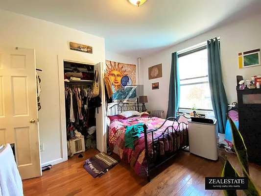 Rented by ZealEstate Group Inc | media 22