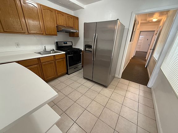 3rd image of 2742 San Bruno Ave