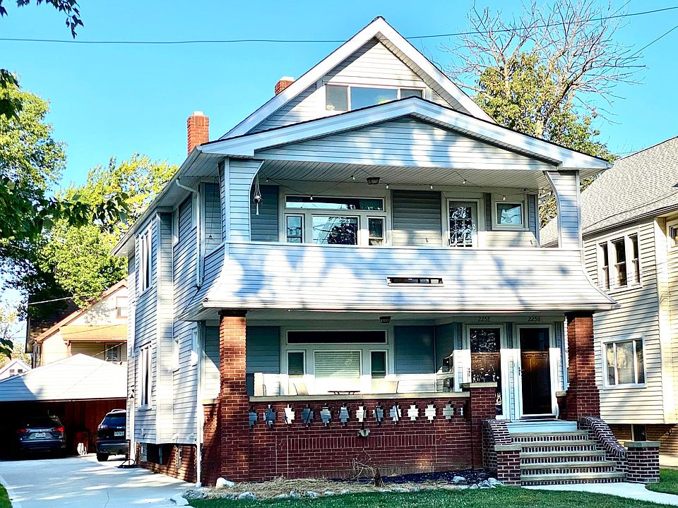 Large Western Lakewood Duplex, Upstairs Unit