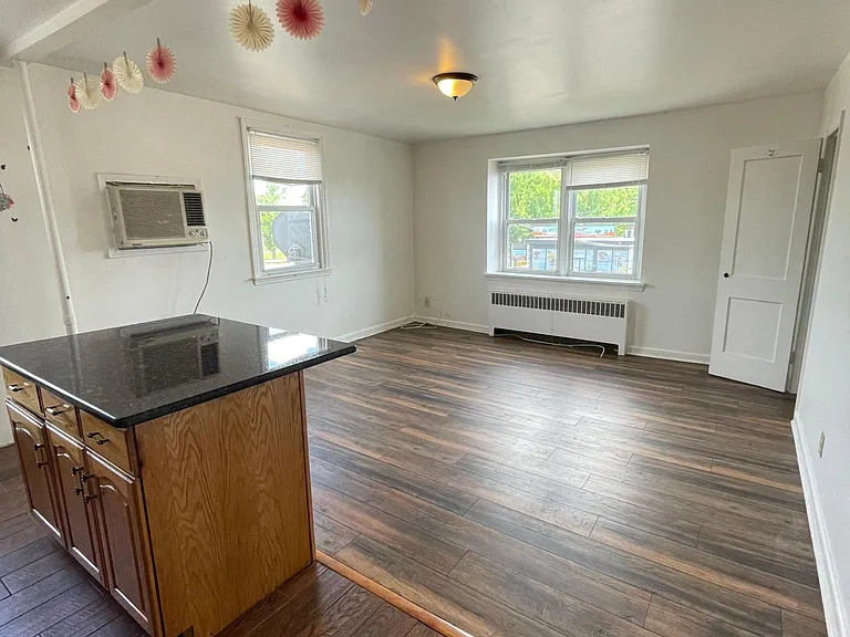 2710 Unruh Ave #2 — Photo 13