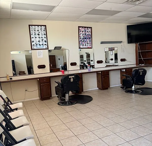 2405 W University Dr #B — Photo 3