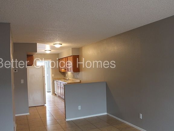 2nd image of 2813 E Capri Cir APT 2