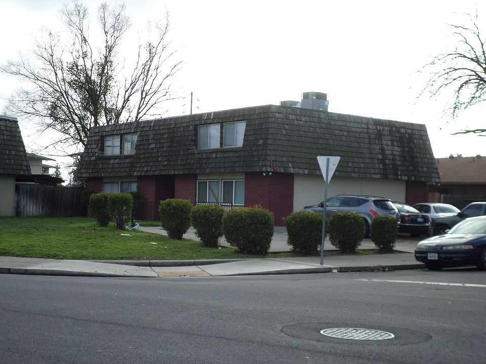 1st image of 724 E Yorkshire Dr