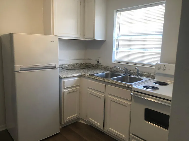 3208 N Armenia Ave #B — Photo 6