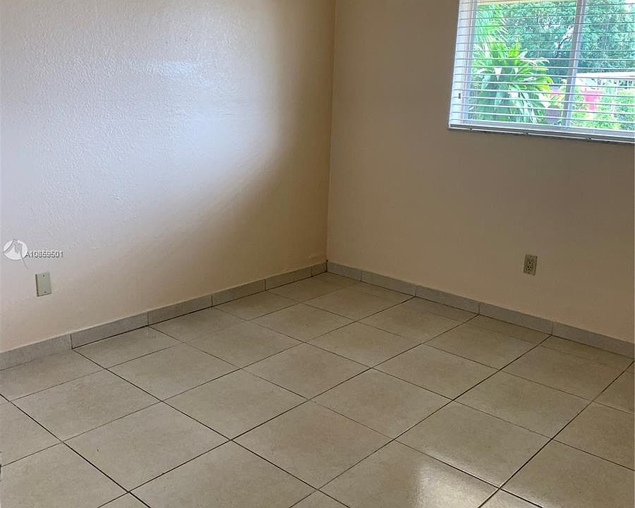 2nd image of 1405 W 36th St #1405