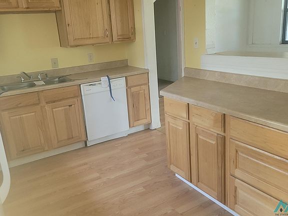 5th image of 301 Locust St
