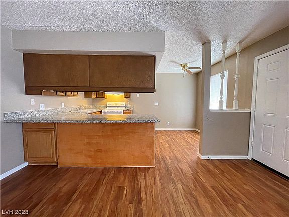4th image of 4300 N Lamont St APT 226