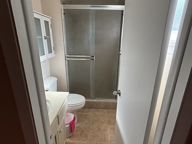 Master bedroom bathroom