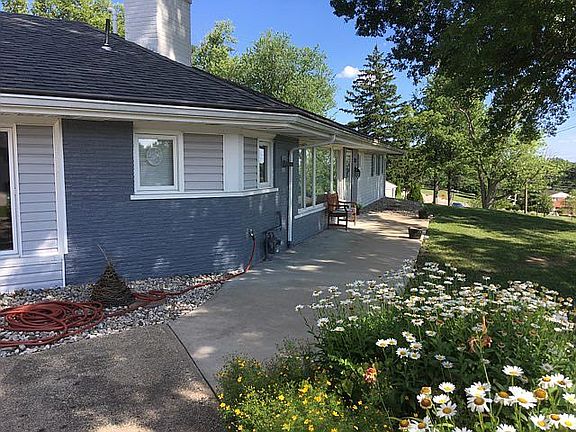 2nd image of 3020 Brookwood Dr