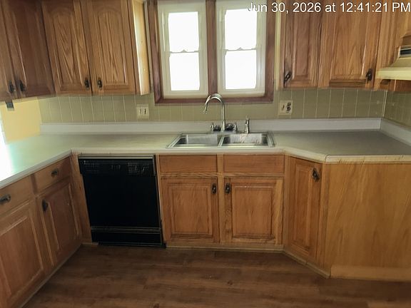 5th image of 945 Wooddale Dr