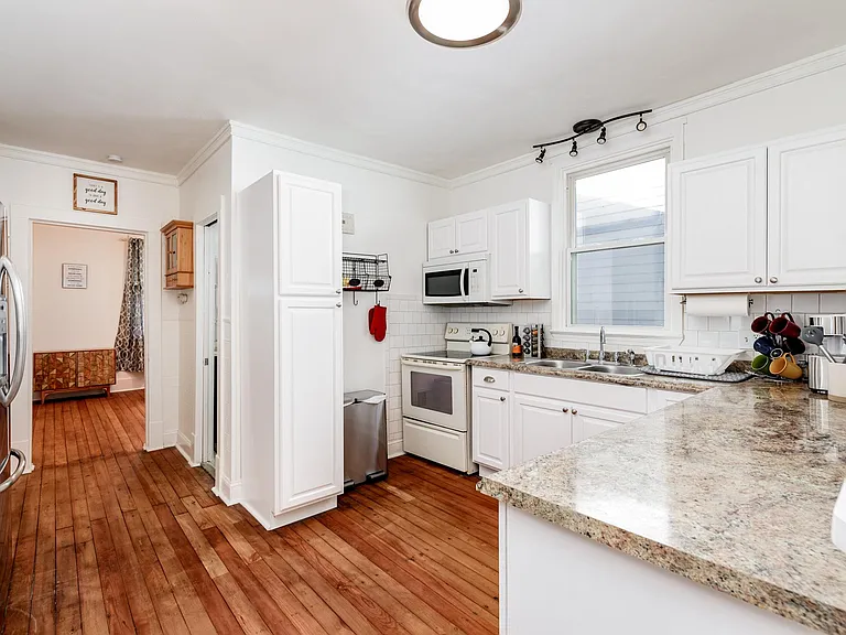 1304 Dammert Ave — Photo 12