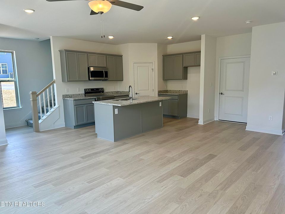 2nd image of 1467 Mountain Quail Cir