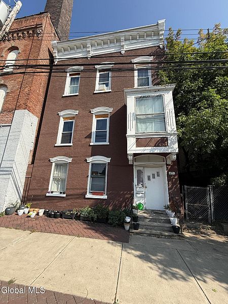 2nd image of 486 4th Street