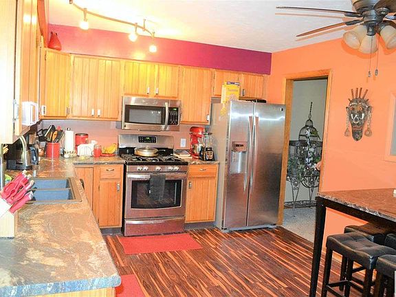 3rd image of 4800 Country Club Blvd