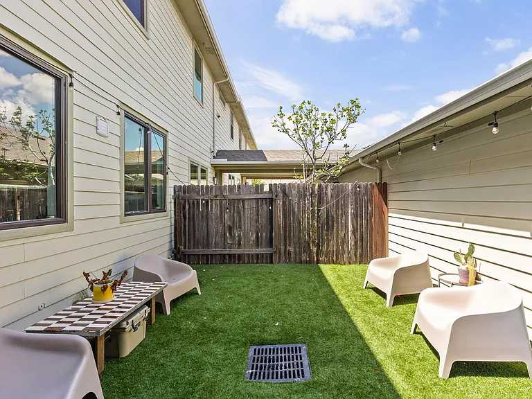 4633 Mattie St — Photo 30