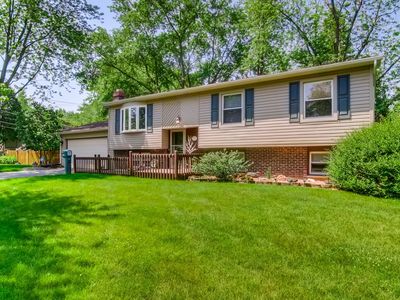 8020 Eastwood Ln, Woodridge, IL, 60517