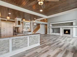 1561 Prestwick Dr, Lake Geneva, WI 53147