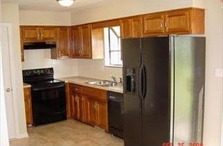 3rd image of 1521 La Chateau Dr