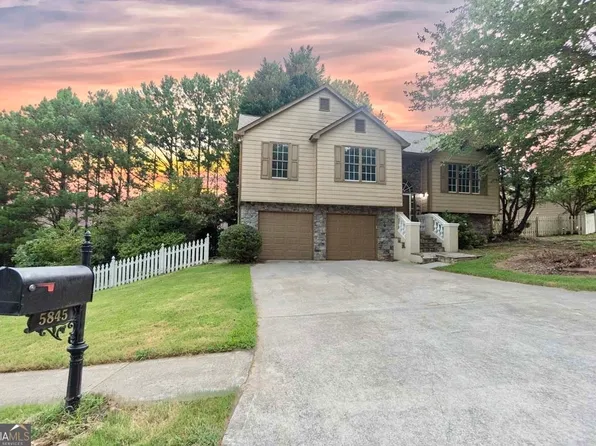 5845 River Ridge Ln, Sugar Hill, GA 30518