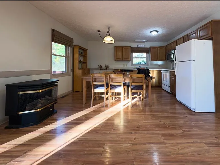 450 Rhododendron Ln — Photo 12