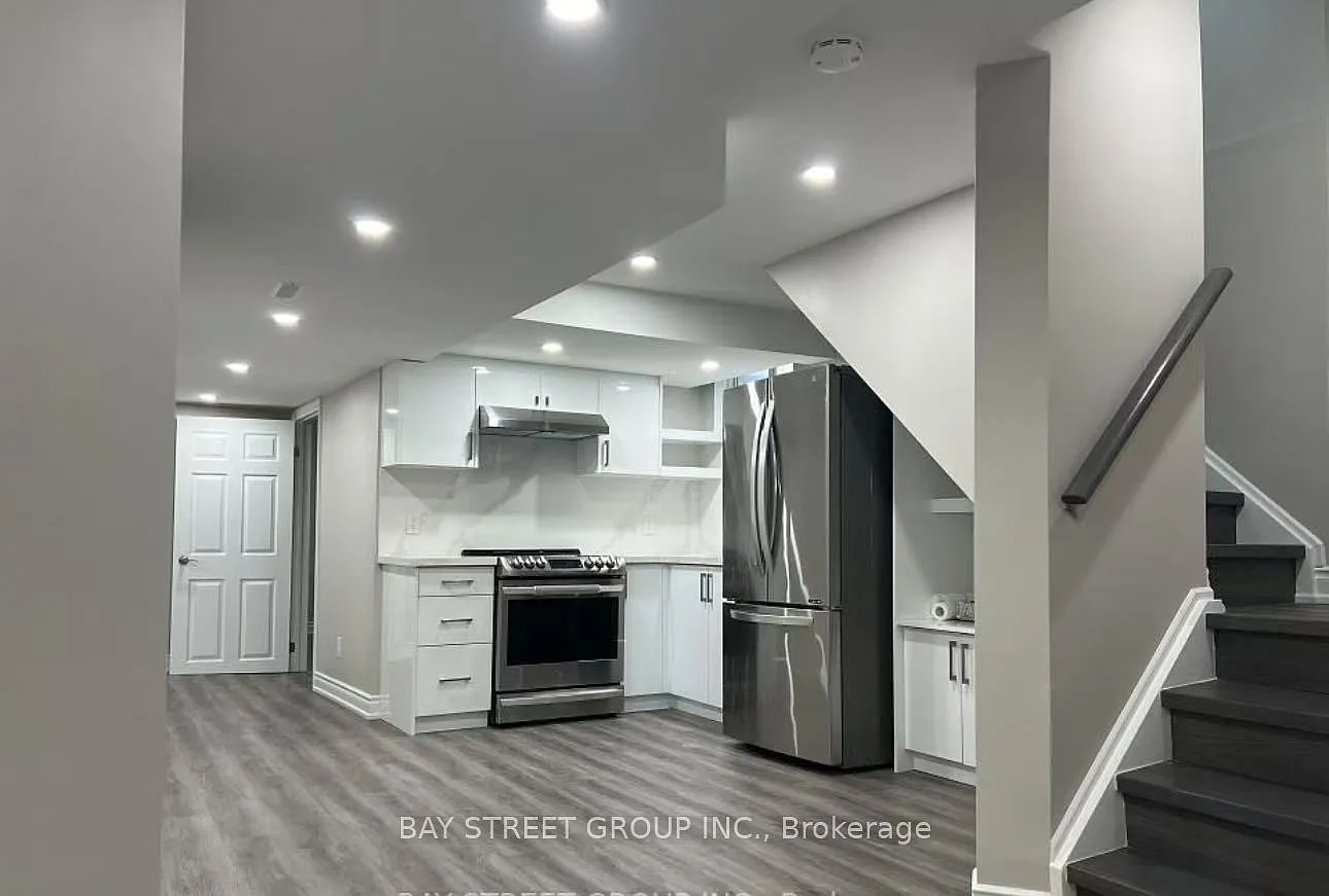 2 bed, $1,900 — Photo 2