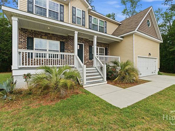 3rd image of 13 Wiregrass Way Way