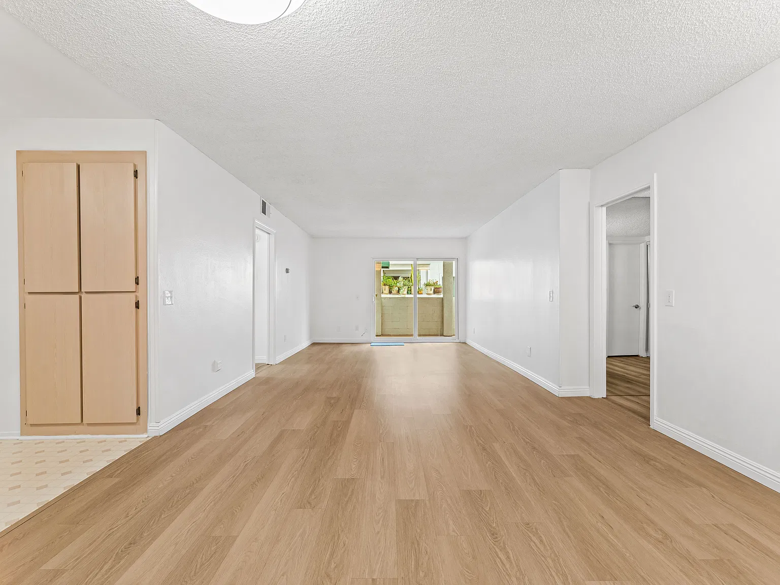 2 bed, 1021 sqft, $3,150 — Photo 2