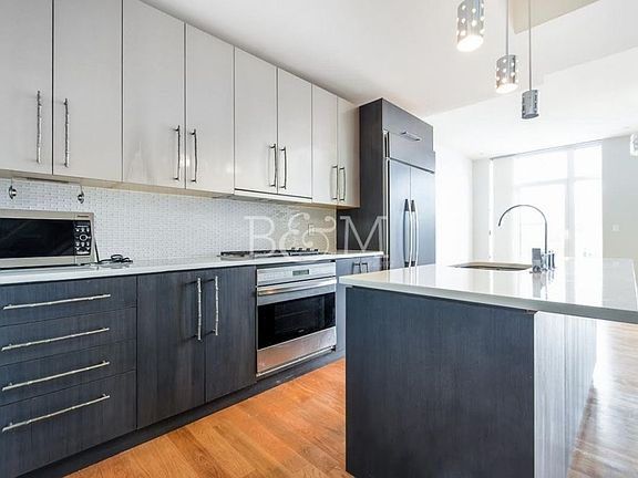 4th image of 90 N 5th St APT 5C