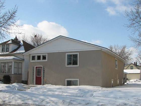 1st image of 424 3rd Ave S