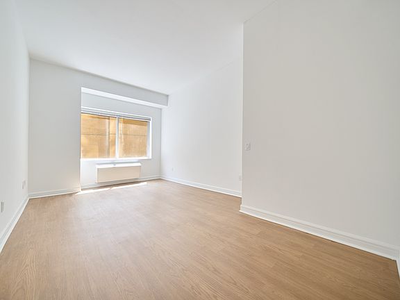 2nd image of 160 Riverside Blvd APT 5N